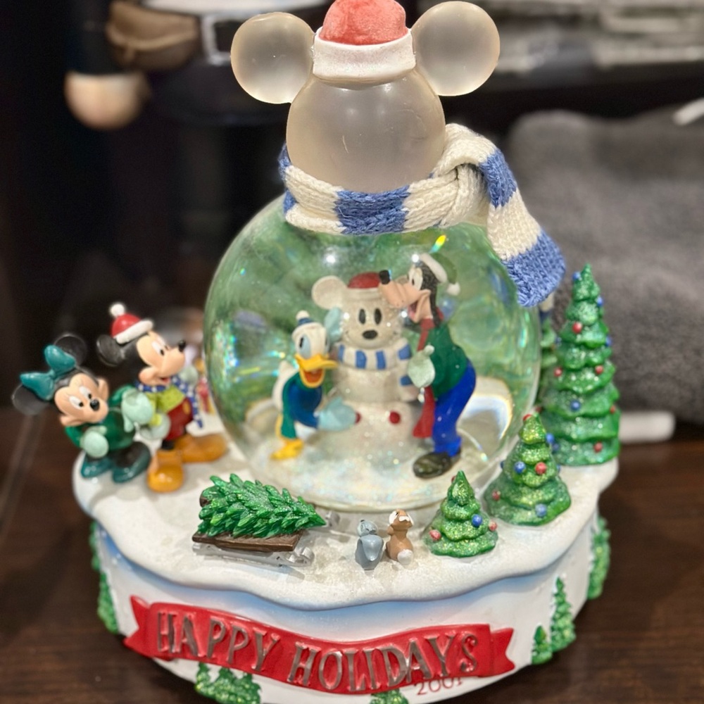 Vintage Mickey Mouse and Friends Christmas Musical Snowglobe